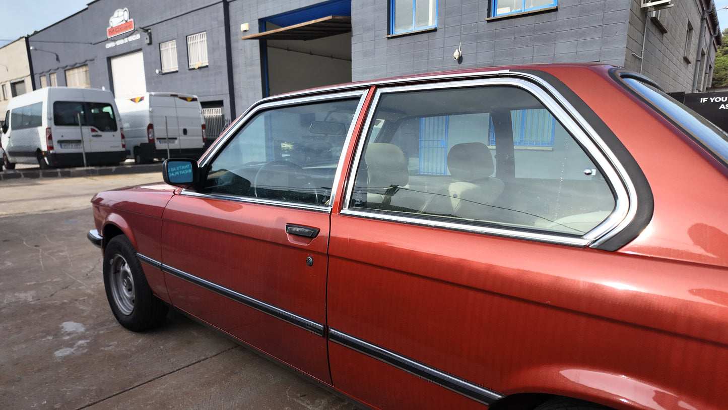 BMW E21 315 del año 1982