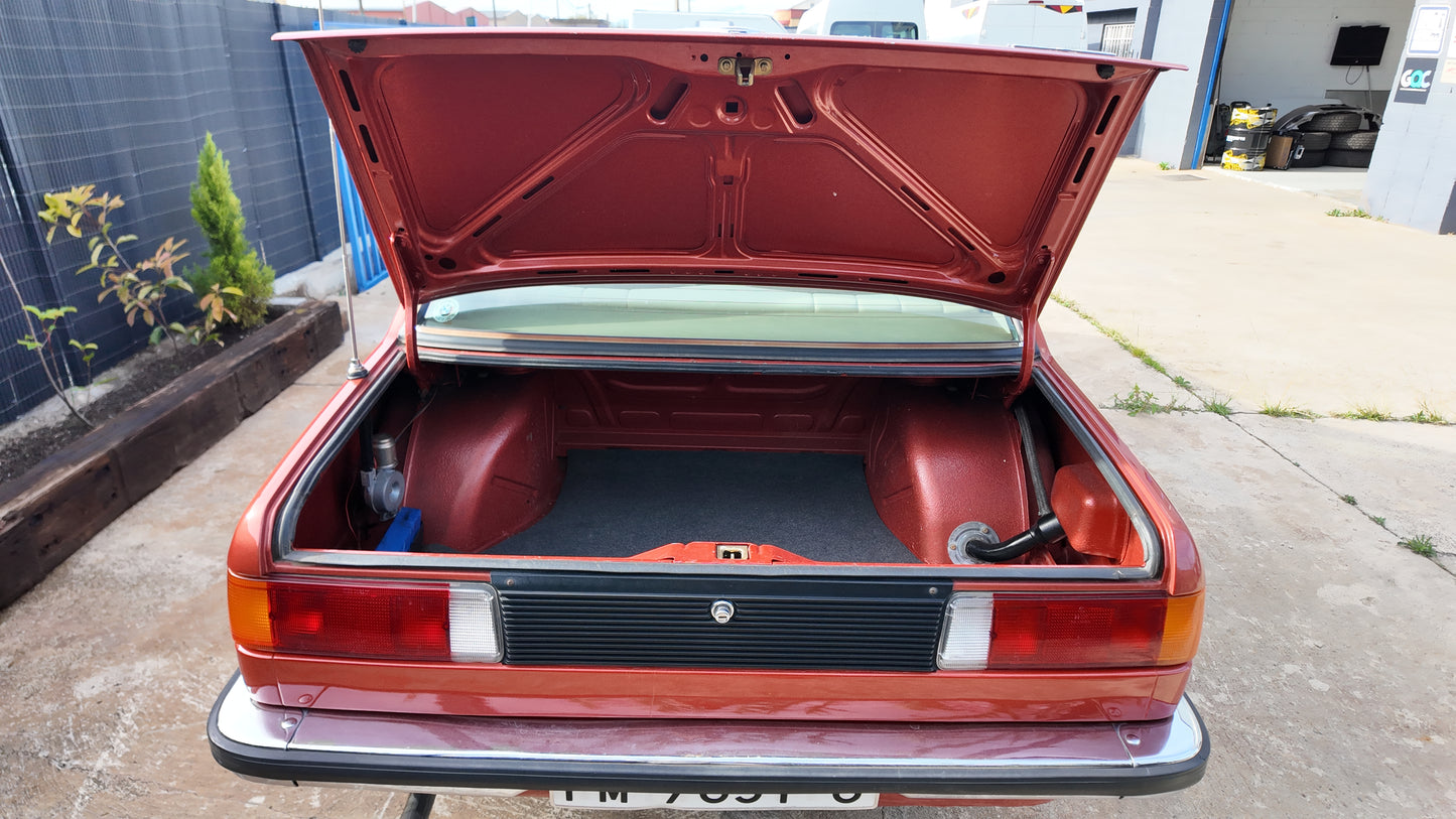 BMW E21 315 del año 1982