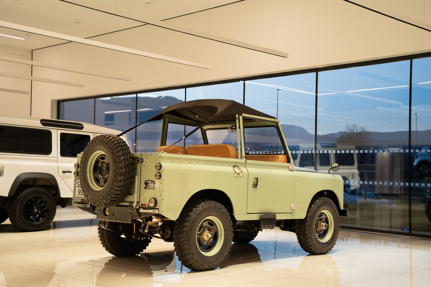 Land Rover Santana Beach