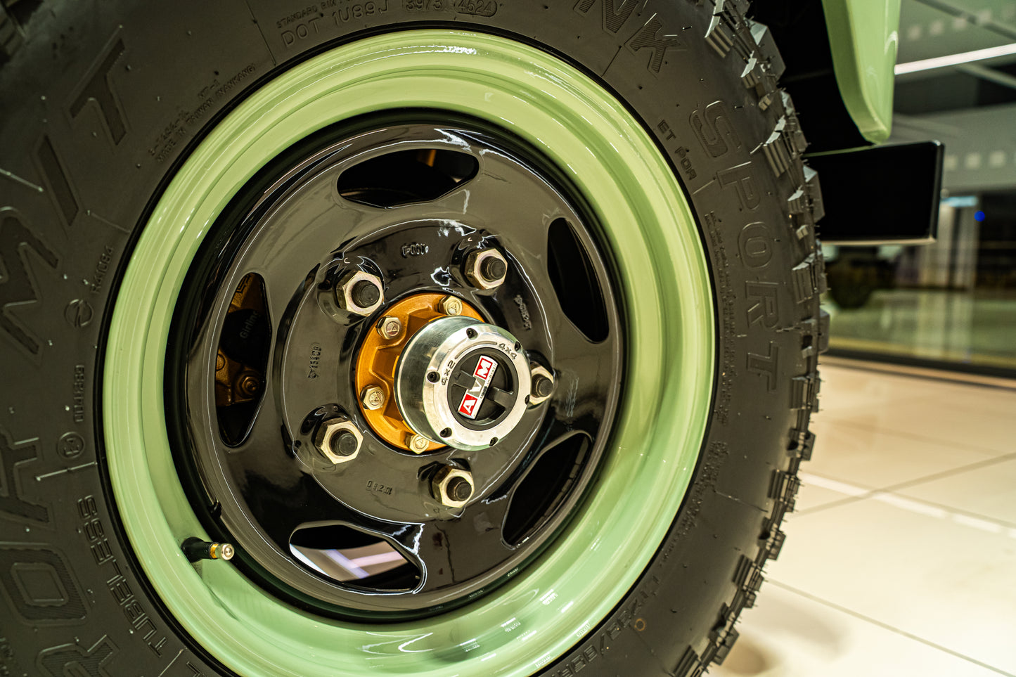 Land Rover Santana Beach